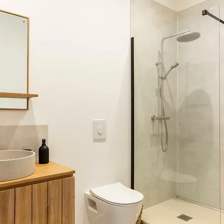 Thomas Price Apartment *