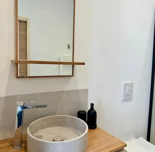 Thomas Price Ναρμπόν