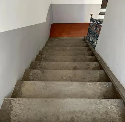 Thomas Price Ναρμπόν